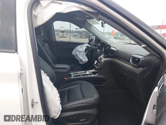 ✅ 2022 Ford Explorer XLT • VIN: 1FMSK7DH3NGC41301 • Lot: 42256526. Wystawiony na IAAI z przebiegiem 74 100 mil. Bezpłatny archiwum sprzedaży aukcyjnych z USA i szczegółowy raport historii pojazdu na DreamBid. Zdjęcie 5.