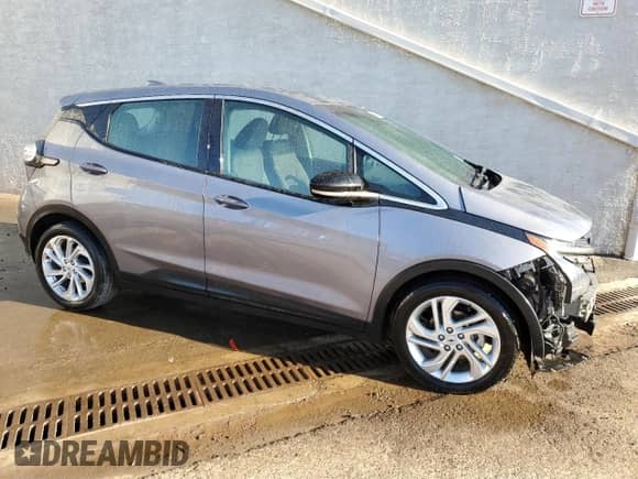 2023 Chevrolet Bolt EV 1LT z VIN 1G1FW6S03P4201654, wystawiony jako Copart lot #47861474 z przebiegiem 7 739 mil mil oraz . Historia ofert i sprzedaży dostępna na DreamBid. Obrazek 4.