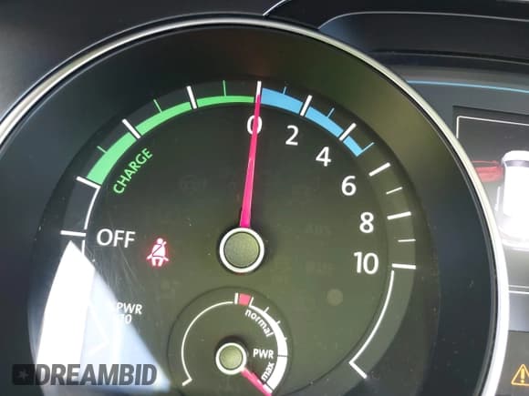 ✅ 2016 Volkswagen Golf SE • VIN: WVWKP7AU1GW902338 • Lot: 43762552. Wystawiony na IAAI z przebiegiem 81 187 mil. Bezpłatny archiwum sprzedaży aukcyjnych z USA i szczegółowy raport historii pojazdu na DreamBid. Zdjęcie 13.