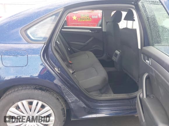 ✅ 2015 Volkswagen Passat S • VIN: 1VWAT7A35FC005664 • Lot: 43368570. Listed on IAAI with 180,494 mi. Free auction sales archive from the USA and detailed vehicle history report at DreamBid. Image 8.