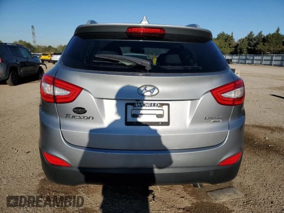 ✅ 2014 Hyundai Tucson SE • VIN: KM8JUCAG9EU811703 • Lot: 85648905. Wystawiony na Copart z przebiegiem 193 310 mil. Bezpłatny archiwum sprzedaży aukcyjnych z USA i szczegółowy raport historii pojazdu na DreamBid. Zdjęcie 6.