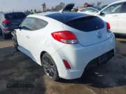 ✅ 2013 Hyundai Veloster w/Black Int • VIN: KMHTC6AD4DU153855 • Lot: 41589006. Wystawiony na IAAI z przebiegiem 106 161 mil. Bezpłatny archiwum sprzedaży aukcyjnych z USA i szczegółowy raport historii pojazdu na DreamBid. Zdjęcie 3.