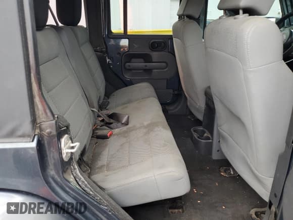 ✅ 2007 Jeep Wrangler Unlimited Sahara • VIN: 1J4GB59107L184277 • Lot: 84781475. Listed on Copart with 264,496 mi. Free auction sales archive from the USA and detailed vehicle history report at DreamBid. Image 11.