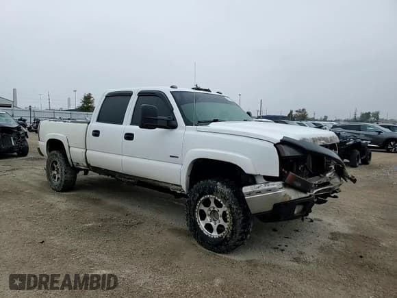 ✅ 2005 Chevrolet Silverado 2500HD LS • VIN: 1GCHK23255F863175 • Lot: 90364075. Wystawiony na Copart z przebiegiem 246 315 mil. Bezpłatny archiwum sprzedaży aukcyjnych z USA i szczegółowy raport historii pojazdu na DreamBid. Zdjęcie 13.