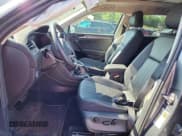 ✅ 2023 Volkswagen Tiguan SE • VIN: 3VVMB7AX4PM106427 • Lot: 68890655. Wystawiony na Copart z przebiegiem 19 111 mil. Bezpłatny archiwum sprzedaży aukcyjnych z USA i szczegółowy raport historii pojazdu na DreamBid. Zdjęcie 7.