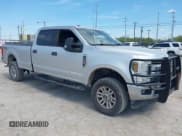 ✅ 2019 Ford F-250 XL • VIN: 1FT7W2B60KEE66463 • Lot: 43136932. Wystawiony na IAAI z przebiegiem 203 215 mil. Bezpłatny archiwum sprzedaży aukcyjnych z USA i szczegółowy raport historii pojazdu na DreamBid. Zdjęcie 1.