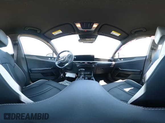 ✅ 2025 Kia K5 GT-Line • VIN: KNAG64J7XS5321336 • Lot: 43334746. Wystawiony na IAAI z przebiegiem 11 011 mil. Bezpłatny archiwum sprzedaży aukcyjnych z USA i szczegółowy raport historii pojazdu na DreamBid. Zdjęcie 18.