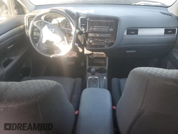 ✅ 2014 Mitsubishi Outlander ES • VIN: JA4AD2A3XEZ007600 • Лот: 71103485. Опубликован ранее на Copart с пробегом 109 968 миль. Бесплатный доступ к архиву аукционных продаж из США и подробный отчёт об истории автомобиля на DreamBid. Изображение 8.