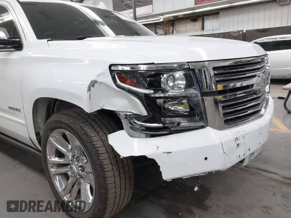 2020 Chevrolet Tahoe Premier z VIN 1GNSKCKJ3LR193830, wystawiony jako IAAI lot #42476342 z przebiegiem 72 405 mil mil oraz . Historia ofert i sprzedaży dostępna na DreamBid. Obrazek 6.