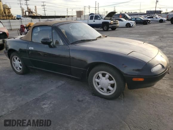 ✅ 1993 Mazda MX-5 Miata • VIN: JM1NA3510P1401087 • Lot: 77661184. Wystawiony na Copart z przebiegiem 67 945 mil. Bezpłatny archiwum sprzedaży aukcyjnych z USA i szczegółowy raport historii pojazdu na DreamBid. Zdjęcie 4.