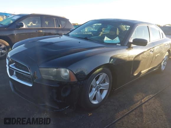 ✅ 2012 Dodge Charger SE • VIN: 2C3CDXBG7CH210961 • Lot: 43555382. Wystawiony na IAAI z przebiegiem 153 624 mil. Bezpłatny archiwum sprzedaży aukcyjnych z USA i szczegółowy raport historii pojazdu na DreamBid. Zdjęcie 6.