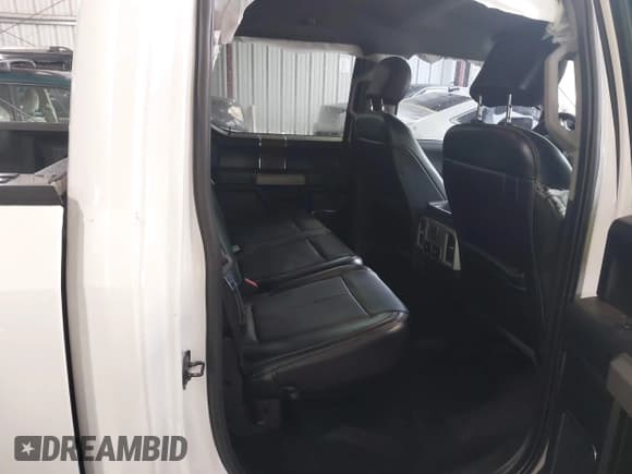 ✅ 2019 Ford F-150 XL • VIN: 1FTEW1E42KKF11089 • Lot: 42337167. Wystawiony na IAAI z przebiegiem 53 182 mil. Bezpłatny archiwum sprzedaży aukcyjnych z USA i szczegółowy raport historii pojazdu na DreamBid. Zdjęcie 8.