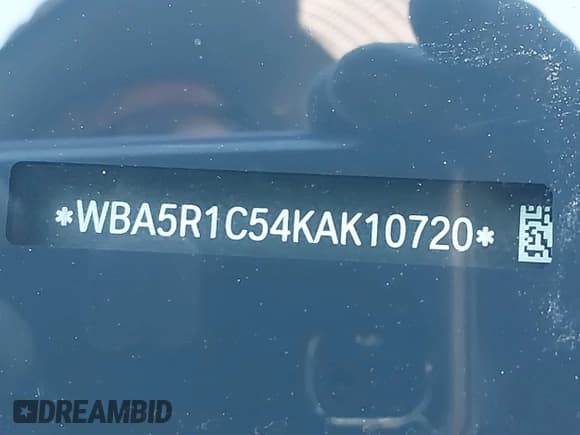 ✅ 2019 BMW 3 Series 330i • VIN: WBA5R1C54KAK10720 • Lot: 43388773. Wystawiony na IAAI z przebiegiem 44 293 mil. Bezpłatny archiwum sprzedaży aukcyjnych z USA i szczegółowy raport historii pojazdu na DreamBid. Zdjęcie 9.