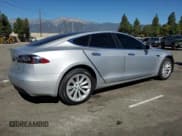 ✅ 2018 Tesla Model S 75D • VIN: 5YJSA1E2XJF259457 • Lot: 82703745. Wystawiony na Copart z przebiegiem 97 426 mil. Bezpłatny archiwum sprzedaży aukcyjnych z USA i szczegółowy raport historii pojazdu na DreamBid. Zdjęcie 3.