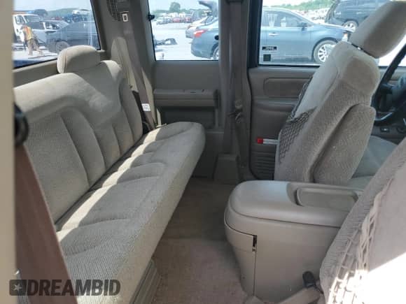 ✅ 1999 GMC Sierra 1500 • VIN: 1GTEC19MXXR505798 • Lot: 55609605. Listed on Copart with 135,309 mi. Free auction sales archive from the USA and detailed vehicle history report at DreamBid. Image 10.