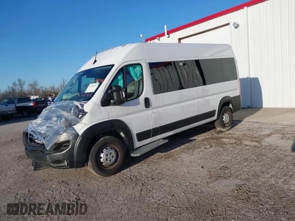 ✅ 2023 Ram ProMaster Window Van • VIN: 3C6LRVPG3PE579500 • Lot: 41768044. Wystawiony na IAAI z przebiegiem 9 282 mil. Bezpłatny archiwum sprzedaży aukcyjnych z USA i szczegółowy raport historii pojazdu na DreamBid. Zdjęcie 17.