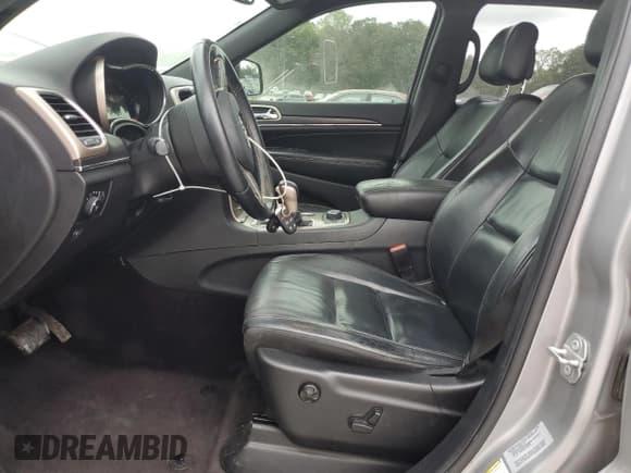 ✅ 2017 Jeep Grand Cherokee Limited • VIN: 1C4RJFBG8HC849207 • Lot: 82300175. Listed on Copart with 105,671 mi. Free auction sales archive from the USA and detailed vehicle history report at DreamBid. Image 7.