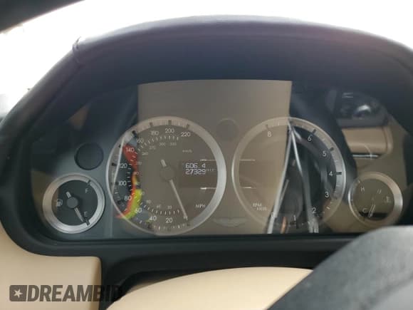 ✅ 2012 Aston Martin Rapide • VIN: SCFHDDAJ5CGF03173 • Lot: 73395112. Wystawiony na Copart z przebiegiem 27 329 mil. Bezpłatny archiwum sprzedaży aukcyjnych z USA i szczegółowy raport historii pojazdu na DreamBid. Zdjęcie 9.