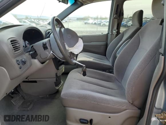 ✅ 2003 Dodge Caravan Sport • VIN: 1D4GP44383B304243 • Lot: 84995455. Listed on Copart with 129,497 mi. Free auction sales archive from the USA and detailed vehicle history report at DreamBid. Image 7.