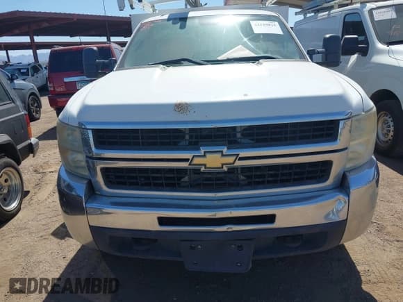 ✅ 2010 Chevrolet Silverado 2500HD • VIN: 1GB3KVBK5AF153253 • Lot: 42129825. Wystawiony na IAAI z przebiegiem 302 599 mil. Bezpłatny archiwum sprzedaży aukcyjnych z USA i szczegółowy raport historii pojazdu na DreamBid. Zdjęcie 6.