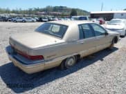 ✅ 1993 Buick Roadmaster Ltd • VIN: 1G4BT5376PR415685 • Lot: 41946692. Listed on IAAI with 214,654 mi. Free auction sales archive from the USA and detailed vehicle history report at DreamBid. Image 4.