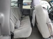 ✅ 2003 Chevrolet Silverado 2500HD LS • VIN: 1GCHC29U03E371453 • Lot: 85531544. Wystawiony na Copart z przebiegiem 149 837 mil. Bezpłatny archiwum sprzedaży aukcyjnych z USA i szczegółowy raport historii pojazdu na DreamBid. Zdjęcie 11.