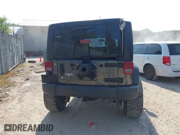 ✅ 2017 Jeep Wrangler Unlimited Sport • VIN: 1C4BJWDG4HL558332 • Lot: 42916328. Listed on IAAI with 104,928 mi. Free auction sales archive from the USA and detailed vehicle history report at DreamBid. Image 16.