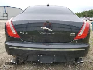 ✅ 2015 Jaguar XJ Portfolio • VIN: SAJWJ2GD3F8V83459 • Lot: 81664025. Wystawiony na Copart z przebiegiem Nie podano. Bezpłatny archiwum sprzedaży aukcyjnych z USA i szczegółowy raport historii pojazdu na DreamBid. Zdjęcie 6.