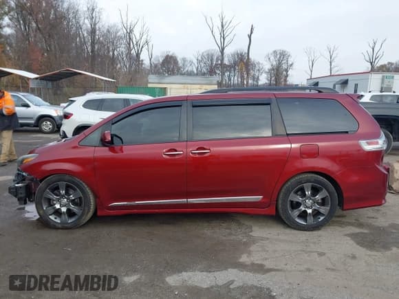 ✅ 2015 Toyota Sienna SE • VIN: 5TDXK3DC1FS651996 • Lot: 43748579. Listed on IAAI with 213,411 mi. Free auction sales archive from the USA and detailed vehicle history report at DreamBid. Image 14.