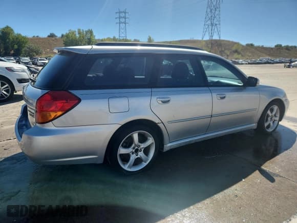 ✅ 2005 Subaru Legacy • VIN: 4S3BP686156317483 • Лот: 81116255. Опубликован ранее на Copart с пробегом 287 778 миль. Бесплатный доступ к архиву аукционных продаж из США и подробный отчёт об истории автомобиля на DreamBid. Изображение 3.