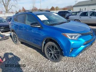 ✅ 2018 Toyota RAV4 SE • VIN: JTMJFREV1JJ721418 • Lot: 43612277. Listed on IAAI with 79,224 mi. Free auction sales archive from the USA and detailed vehicle history report at DreamBid. Image 1.