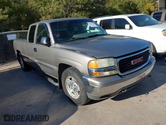 ✅ 2000 GMC Sierra 1500 SLE • VIN: 2GTEC19T9Y1168672 • Lot: 43619566. Listed on IAAI with Not provided. Free auction sales archive from the USA and detailed vehicle history report at DreamBid. Image 1.