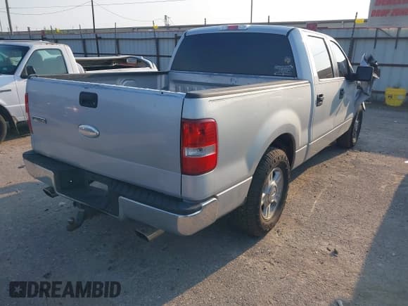 ✅ 2007 Ford F-150 XLT • VIN: 1FTRW12W17KC52724 • Lot: 43239593. Wystawiony na IAAI z przebiegiem 214 523 mil. Bezpłatny archiwum sprzedaży aukcyjnych z USA i szczegółowy raport historii pojazdu na DreamBid. Zdjęcie 4.
