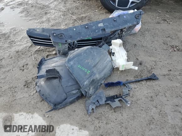 ✅ 2013 Volkswagen Jetta SE • VIN: 3VWDP7AJ9DM383126 • Lot: 46524325. Listed on Copart with 129,488 mi. Free auction sales archive from the USA and detailed vehicle history report at DreamBid. Image 12.