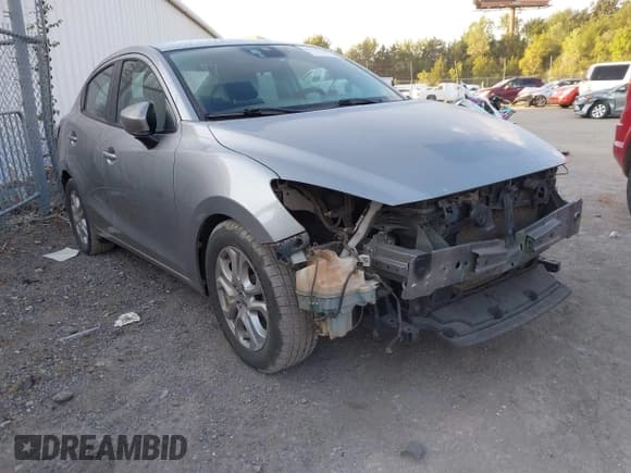 ✅ 2016 Scion iA • VIN: 3MYDLBZVXGY105634 • Лот: 43338998. Опубликован ранее на IAAI с пробегом 181 202 миль. Бесплатный доступ к архиву аукционных продаж из США и подробный отчёт об истории автомобиля на DreamBid. Изображение 1.