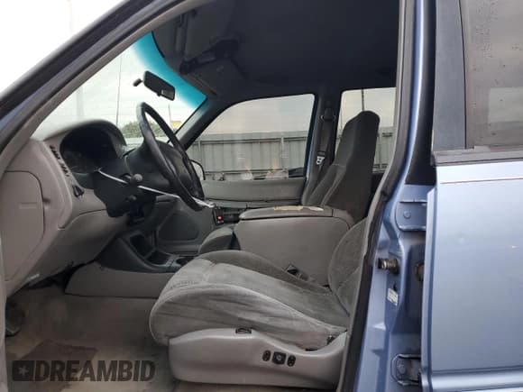 ✅ 1997 Ford Explorer XLT • VIN: 1FMDU35P8VZB98855 • Лот: 44594105. Опубликован ранее на Copart с пробегом 210 155 миль. Бесплатный доступ к архиву аукционных продаж из США и подробный отчёт об истории автомобиля на DreamBid. Изображение 7.