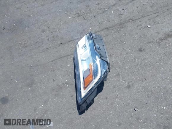 ✅ 2018 Ford Explorer Platinum • VIN: 1FM5K8HT9JGA45424 • Lot: 42085412. Wystawiony na IAAI z przebiegiem 61 407 mil. Bezpłatny archiwum sprzedaży aukcyjnych z USA i szczegółowy raport historii pojazdu na DreamBid. Zdjęcie 12.