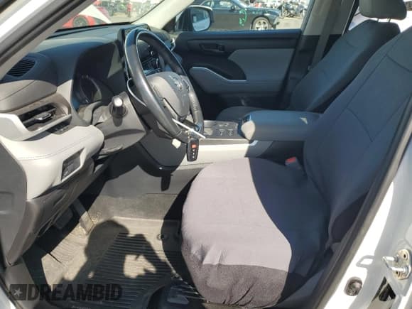 ✅ 2020 Toyota Highlander LE • VIN: 5TDBZRBH0LS510596 • Lot: 85287695. Wystawiony na Copart z przebiegiem 121 093 mil. Bezpłatny archiwum sprzedaży aukcyjnych z USA i szczegółowy raport historii pojazdu na DreamBid. Zdjęcie 7.