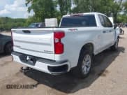 ✅ 2022 Chevrolet Silverado 1500 Custom • VIN: 1GCRYBEK3NZ216272 • Lot: 42926633. Wystawiony na IAAI z przebiegiem 112 725 mil. Bezpłatny archiwum sprzedaży aukcyjnych z USA i szczegółowy raport historii pojazdu na DreamBid. Zdjęcie 4.