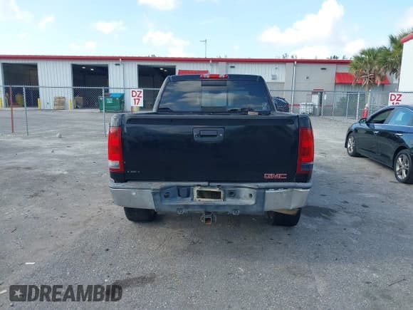 ✅ 2011 GMC Sierra 1500 SLT • VIN: 3GTP2WE37BG123629 • Лот: 42327267. Опубликован ранее на IAAI с пробегом Не указан. Бесплатный доступ к архиву аукционных продаж из США и подробный отчёт об истории автомобиля на DreamBid. Изображение 16.