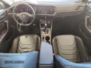 ✅ 2021 Volkswagen Jetta SEL Premium • VIN: 3VWG57BU8MM049732 • Lot: 69827725. Wystawiony na Copart z przebiegiem 24 951 mil. Bezpłatny archiwum sprzedaży aukcyjnych z USA i szczegółowy raport historii pojazdu na DreamBid. Zdjęcie 8.