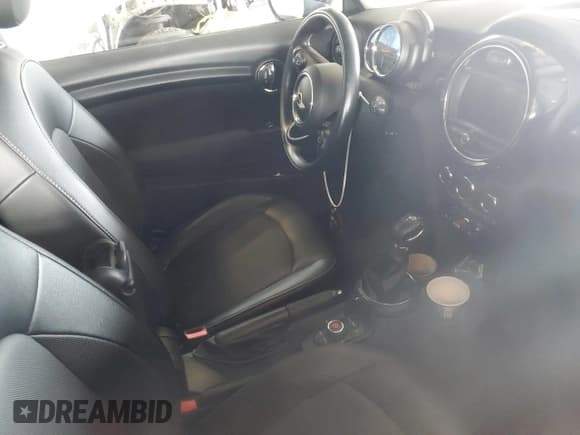 ✅ 2017 MINI Hardtop Cooper • VIN: WMWXP5C56H3B77810 • Lot: 81140575. Listed on Copart with Not provided. Free auction sales archive from the USA and detailed vehicle history report at DreamBid. Image 8.