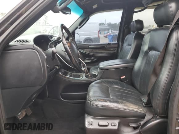 ✅ 2002 Lincoln Blackwood • VIN: 5LTEW05A42KJ01486 • Lot: 86622814. Wystawiony na Copart z przebiegiem 196 841 mil. Bezpłatny archiwum sprzedaży aukcyjnych z USA i szczegółowy raport historii pojazdu na DreamBid. Zdjęcie 7.