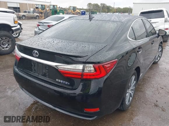 ✅ 2016 Lexus ES 300h • VIN: JTHBW1GG9G2106072 • Lot: 43560217. Wystawiony na IAAI z przebiegiem 125 460 mil. Bezpłatny archiwum sprzedaży aukcyjnych z USA i szczegółowy raport historii pojazdu na DreamBid. Zdjęcie 4.