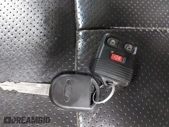 ✅ 2010 Ford F-150 XL • VIN: 1FTFX1EV9AFA11268 • Lot: 43867000. Wystawiony na IAAI z przebiegiem 169 939 mil. Bezpłatny archiwum sprzedaży aukcyjnych z USA i szczegółowy raport historii pojazdu na DreamBid. Zdjęcie 11.