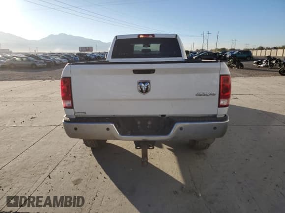 ✅ 2018 Ram 3500 Tradesman • VIN: 3C63R3GL6JG407751 • Lot: 91073335. Wystawiony na Copart z przebiegiem 130 917 mil. Bezpłatny archiwum sprzedaży aukcyjnych z USA i szczegółowy raport historii pojazdu na DreamBid. Zdjęcie 6.