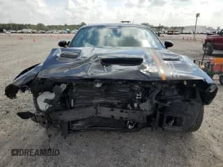 ✅ 2022 Dodge Challenger R/T Scat Pack Widebody • VIN: 2C3CDZFJ7NH122528 • Lot: 67906613. Wystawiony na Copart z przebiegiem 12 809 mil. Bezpłatny archiwum sprzedaży aukcyjnych z USA i szczegółowy raport historii pojazdu na DreamBid. Zdjęcie 5.