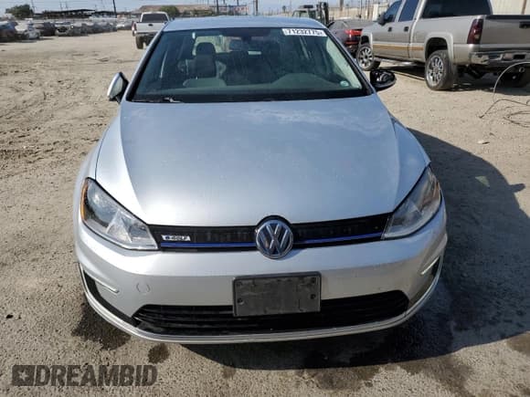 ✅ 2016 Volkswagen Golf SE • VIN: WVWKP7AU9GW911546 • Lot: 71232775. Wystawiony na Copart z przebiegiem 47 789 mil. Bezpłatny archiwum sprzedaży aukcyjnych z USA i szczegółowy raport historii pojazdu na DreamBid. Zdjęcie 5.