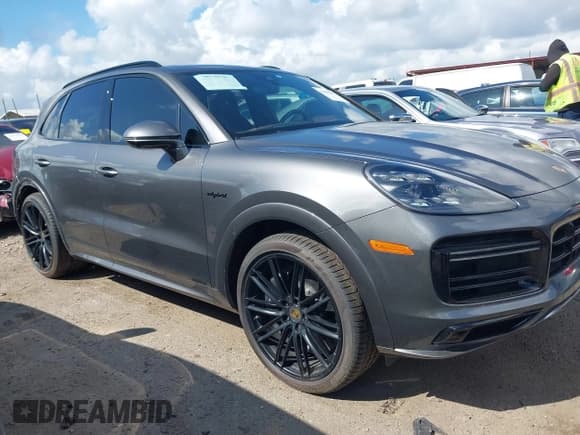 ✅ 2021 Porsche Cayenne • VIN: WP1AH2AY3MDA38073 • Lot: 42504987. Listed on IAAI with 38,624 mi. Free auction sales archive from the USA and detailed vehicle history report at DreamBid. Image 1.