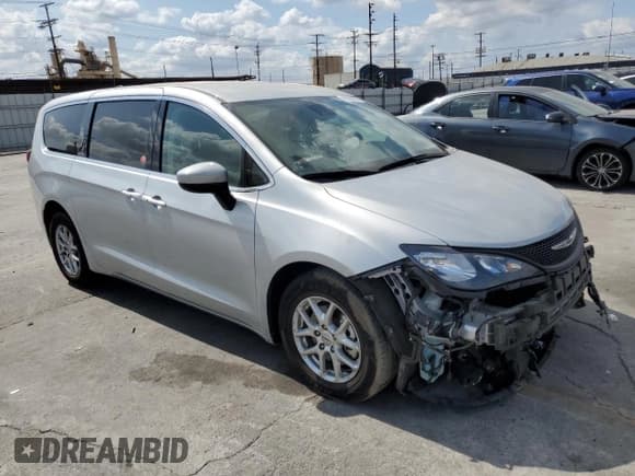 ✅ 2023 Chrysler Voyager LX • VIN: 2C4RC1CG1PR515991 • Лот: 80330515. Опубликован ранее на Copart с пробегом 69 917 миль. Бесплатный доступ к архиву аукционных продаж из США и подробный отчёт об истории автомобиля на DreamBid. Изображение 4.